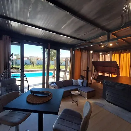 Hacienda Matea - Oase Der Romantik In Strandnaehe By Interhome * Pula