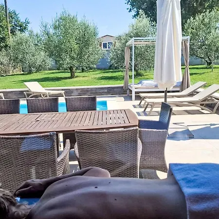Hacienda Matea - Oase Der Romantik In Strandnaehe By Interhome Vakantiehuis Pula
